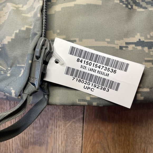 New Military Men’s Large Regular Parka Hooded Jacket  Environmental Camouflage! - Picture 3 of 9